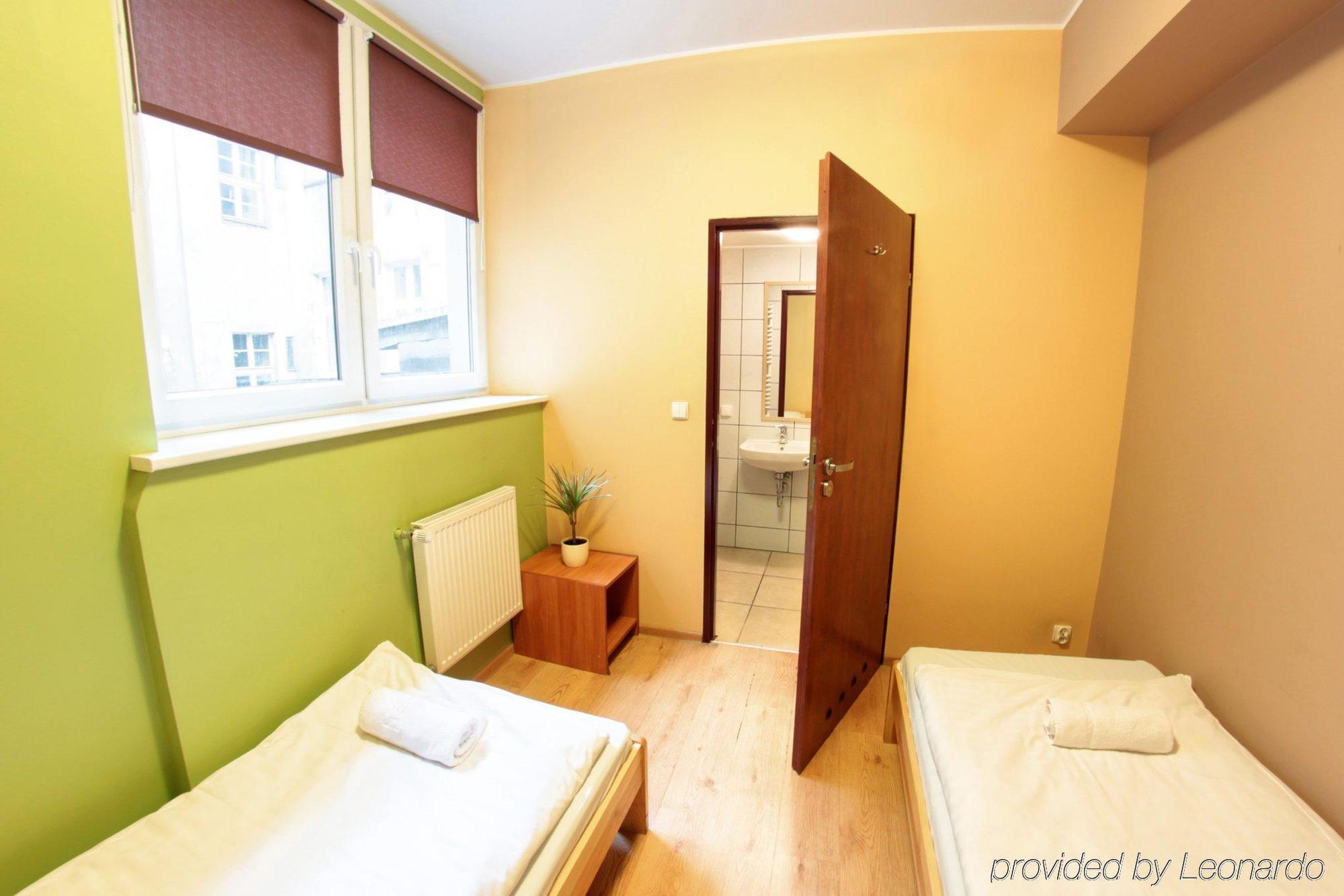 Frolic Goats Hostel Познан Стая снимка