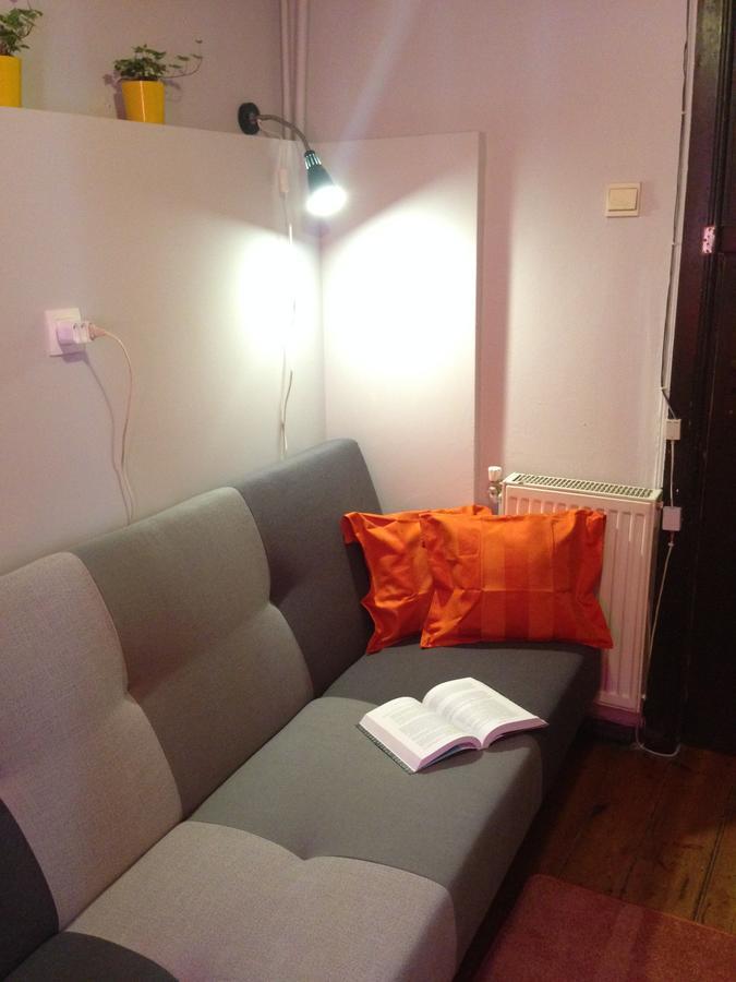 Frolic Goats Hostel Познан Екстериор снимка