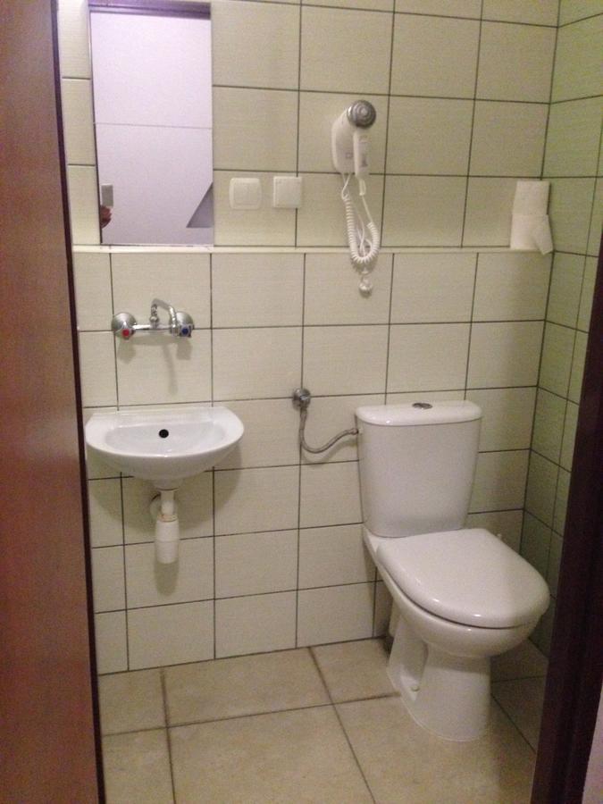 Frolic Goats Hostel Познан Екстериор снимка