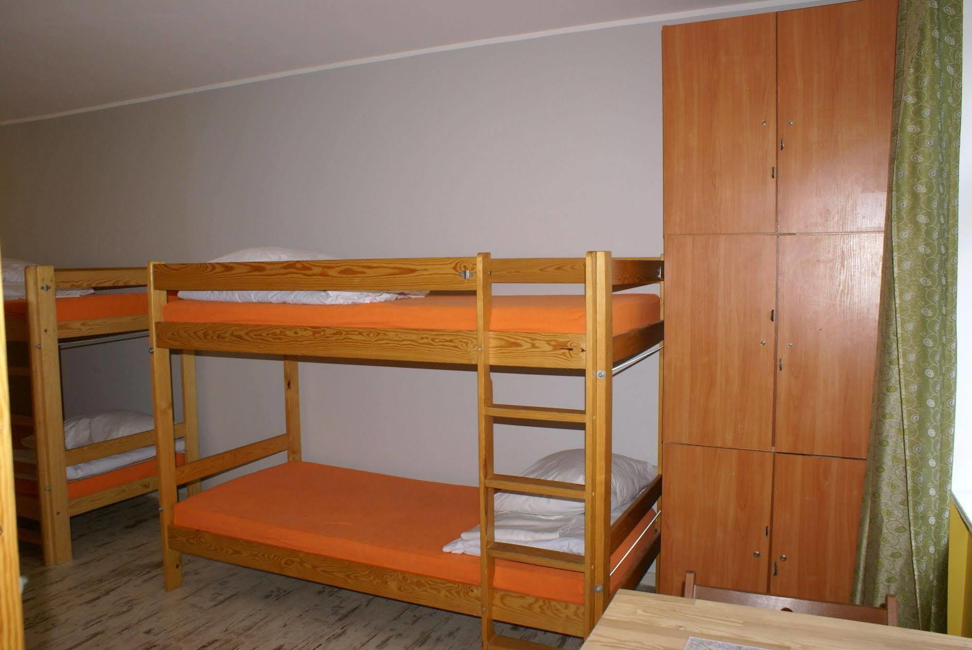 Frolic Goats Hostel Познан Екстериор снимка