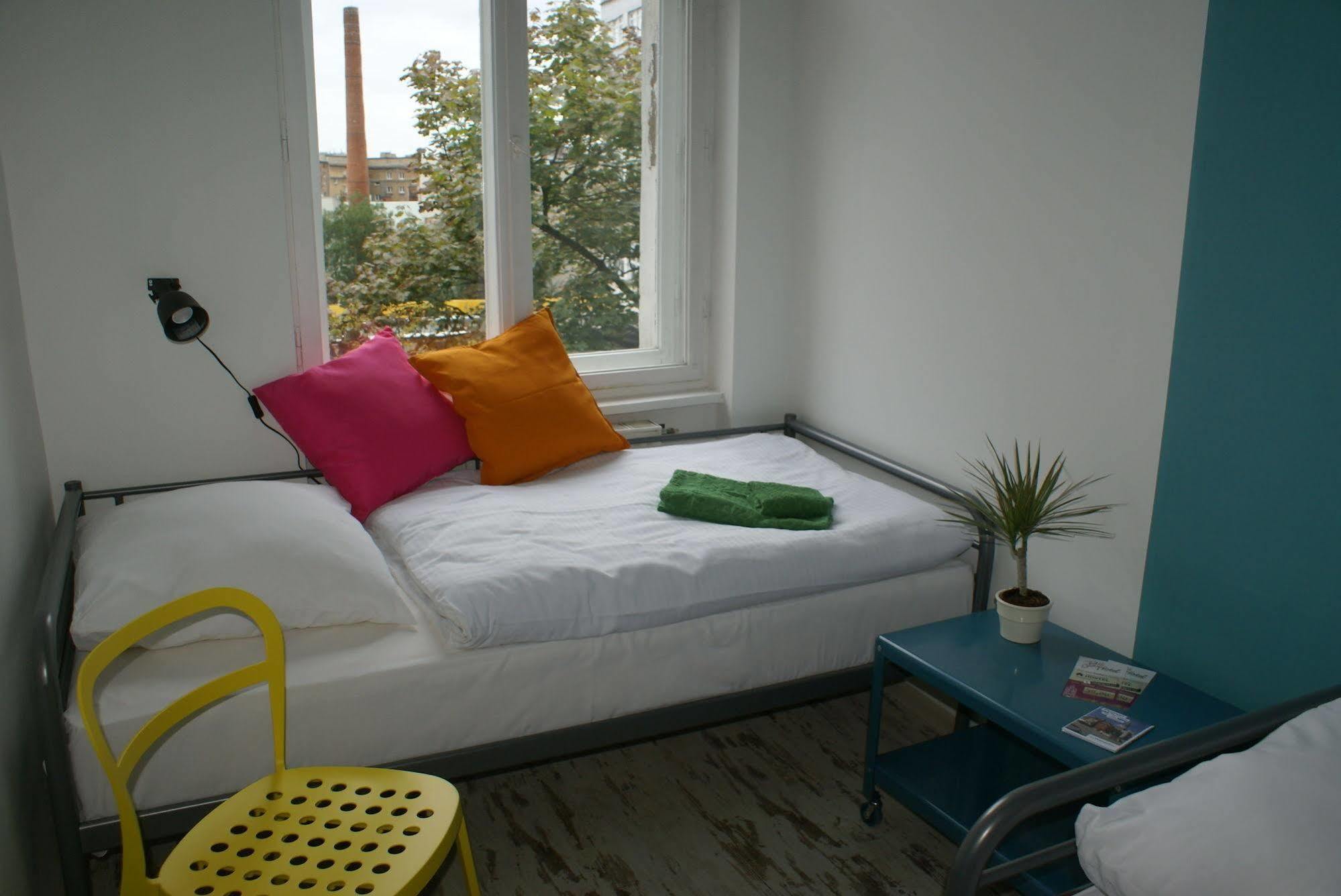 Frolic Goats Hostel Познан Екстериор снимка