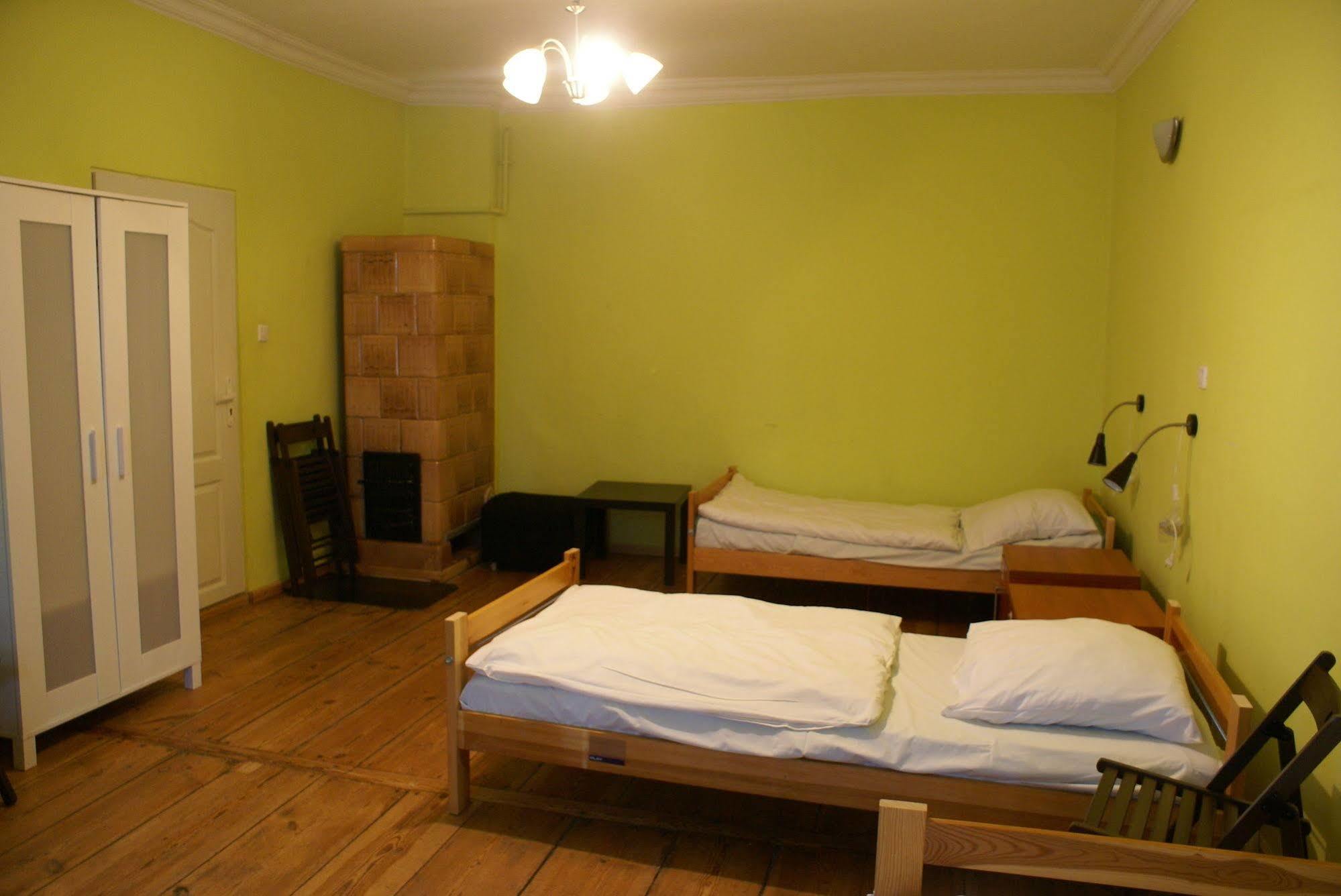 Frolic Goats Hostel Познан Екстериор снимка