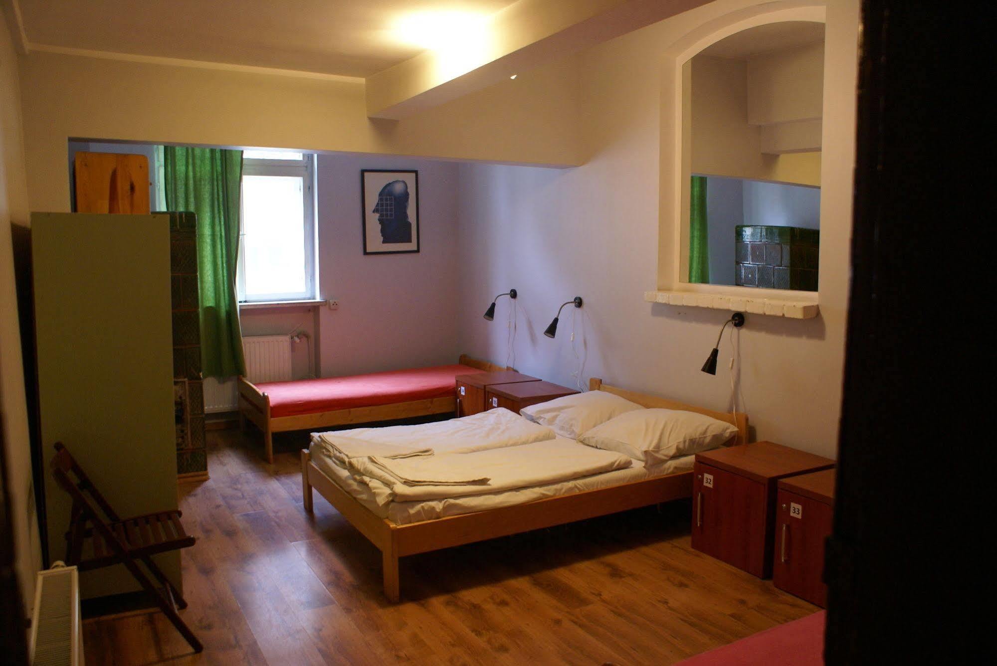 Frolic Goats Hostel Познан Екстериор снимка
